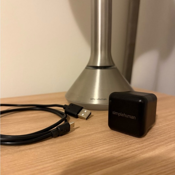 8” Simplehuman Sensor LED Vanity Mirror Round - Picture 5 of 8